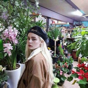 Meet your Posher, Angela